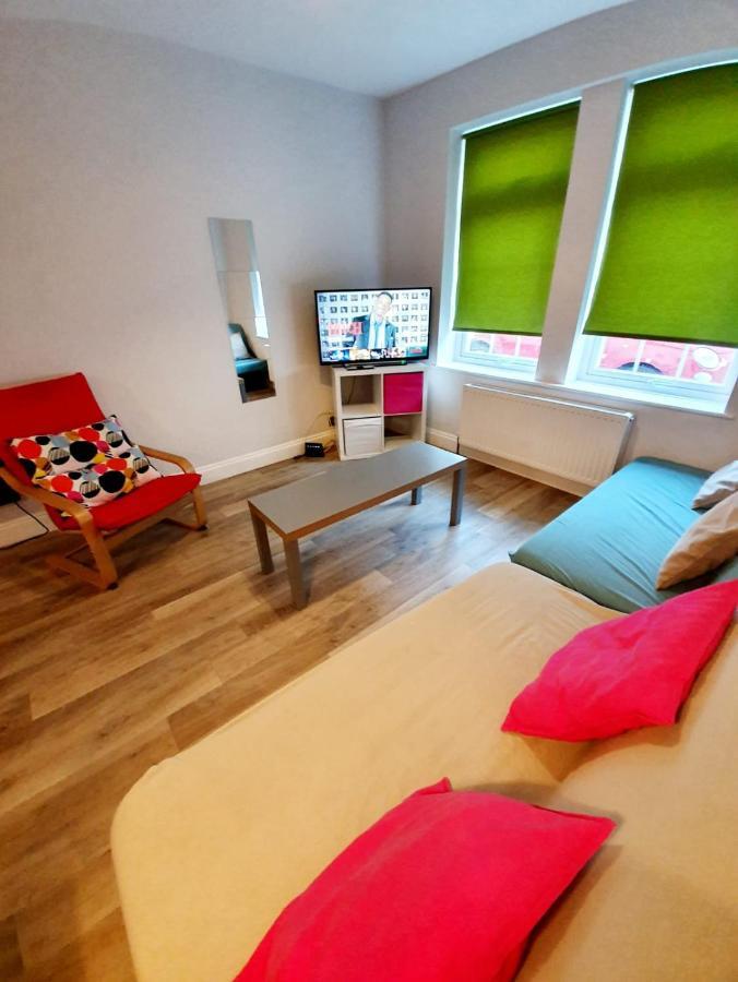 Beautiful 3 Bedroom House At The Sea Front - Amazing Location Southend-on-Sea Eksteriør billede