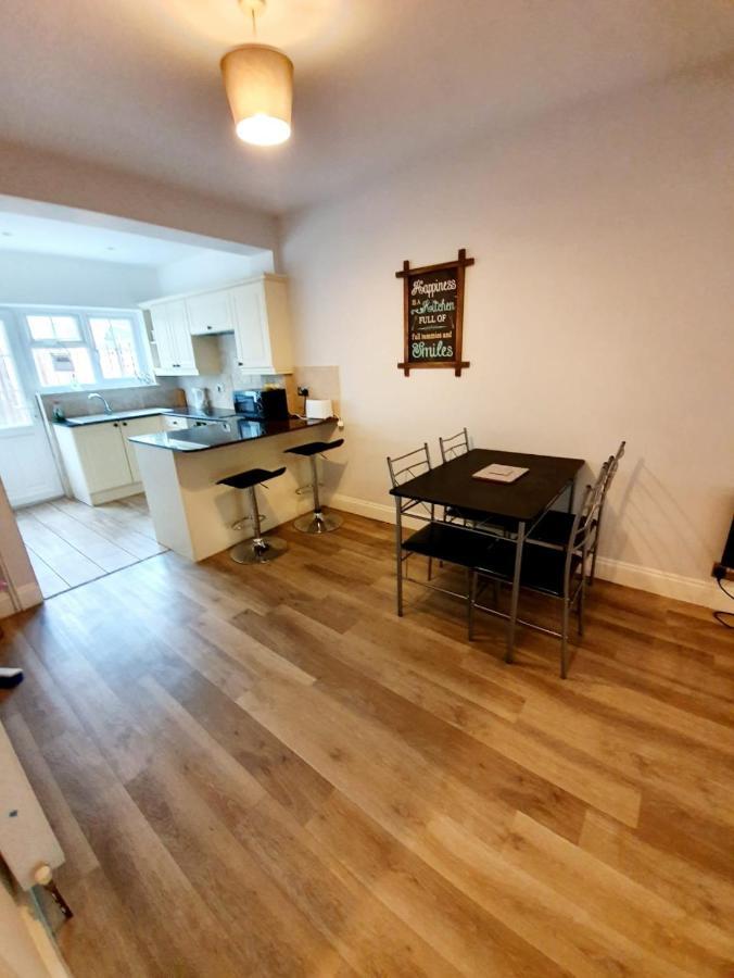 Beautiful 3 Bedroom House At The Sea Front - Amazing Location Southend-on-Sea Eksteriør billede