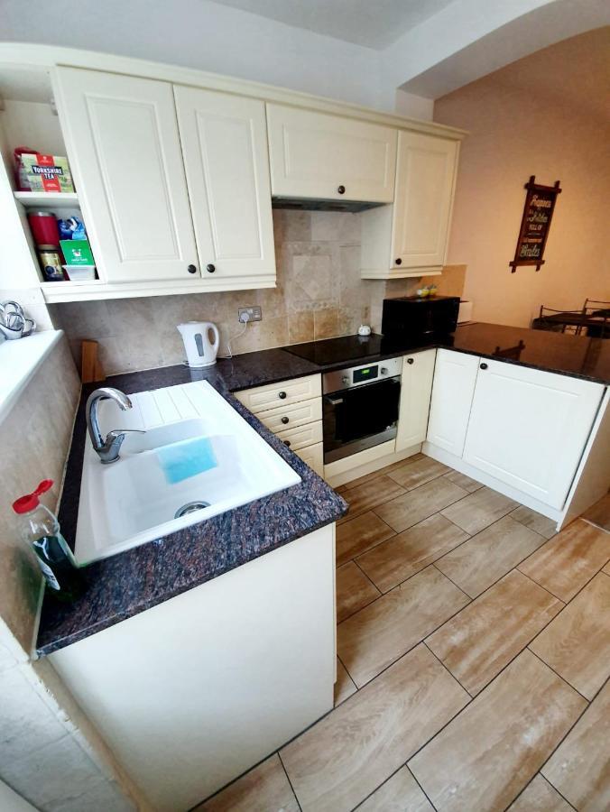 Beautiful 3 Bedroom House At The Sea Front - Amazing Location Southend-on-Sea Eksteriør billede